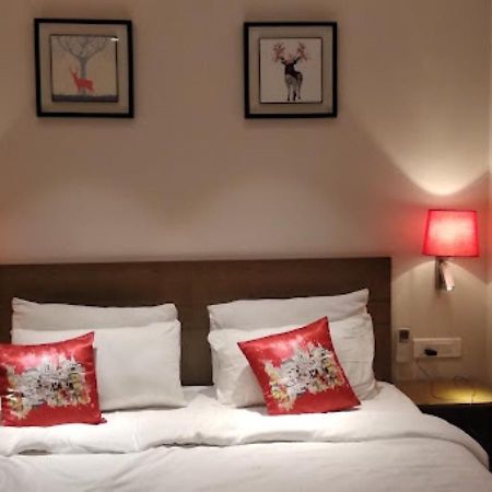 Hotel Le Lotus Grand Kakarmatha Exterior foto